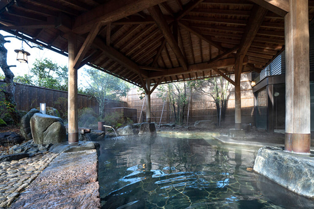 新千歳発 小松直行便で行く山代温泉 永平寺と金沢の旅 5日間 ワールド航空サービス
