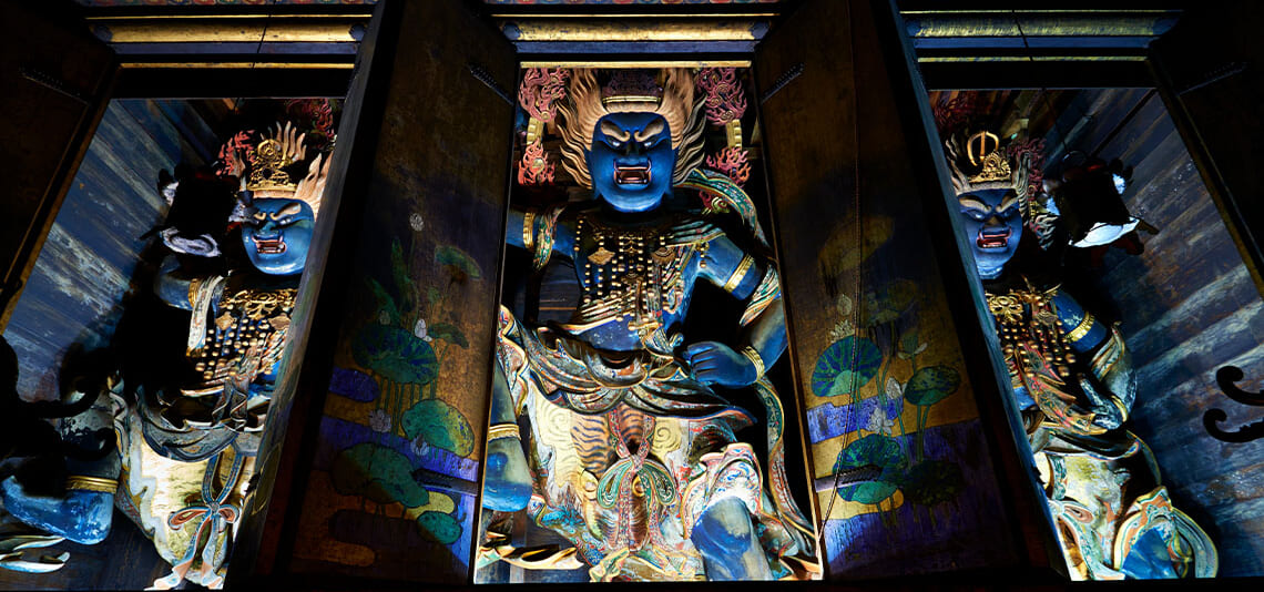 青き秘仏、巨大な三体の蔵王大権現 特別開帳と奈良のまち歩き | 旅のひろば | ワールド航空サービス