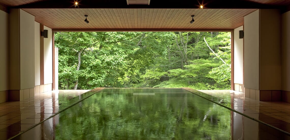 絶景の王ヶ頭ホテルにも宿泊　扉温泉 明神館とヒカリヤ ニシ【3日間】