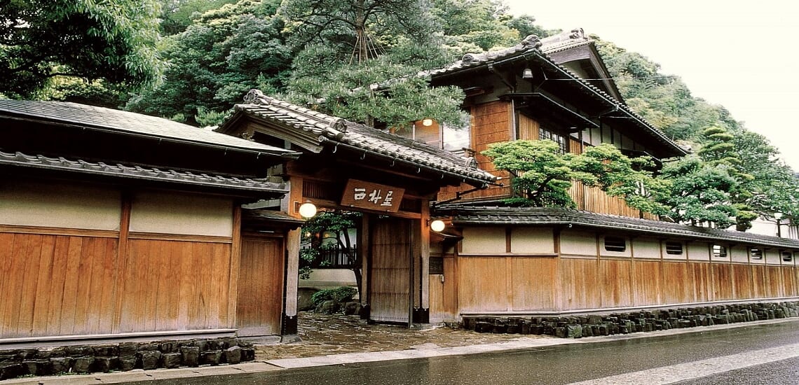 美山荘の摘草料理と西村屋本館宿泊の旅【3日間】