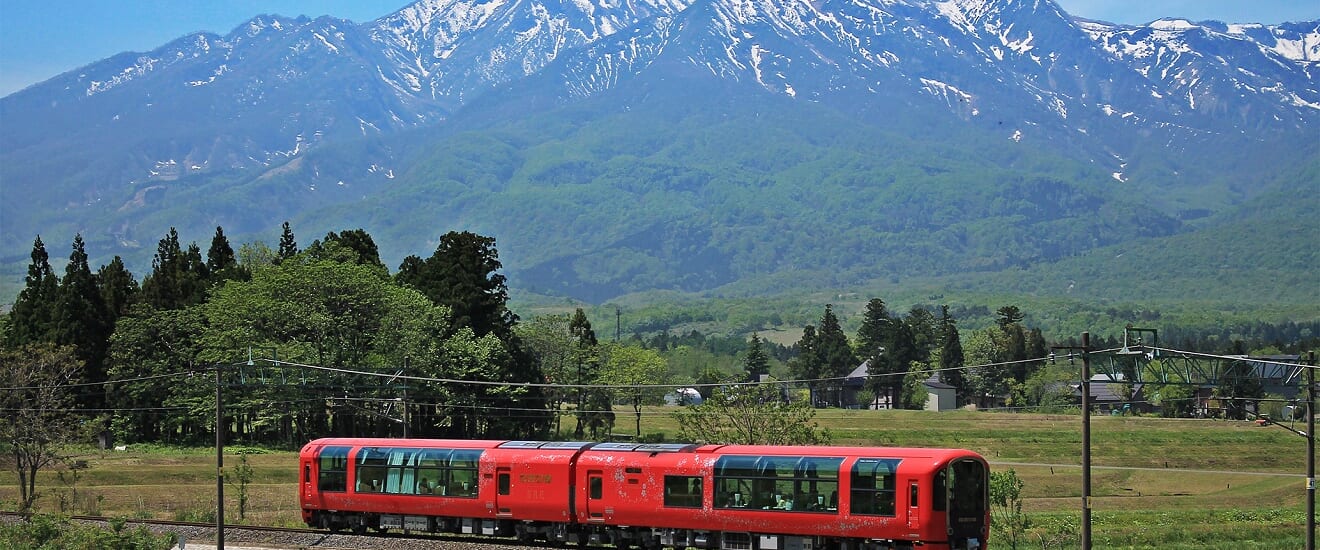 えちごトキめき鉄道「雪月花」とワインバレー列車の旅【4日間】