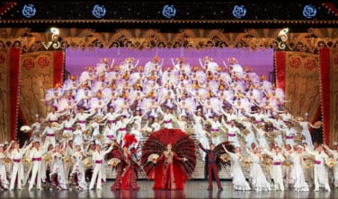 宝塚星組公演とザ・ペニンシュラ東京のメインダイニング貸切アフタヌーンティー【1日間】
