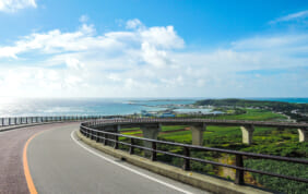 沖縄の原風景を求めて　渡名喜島と久米島の旅【4日間】