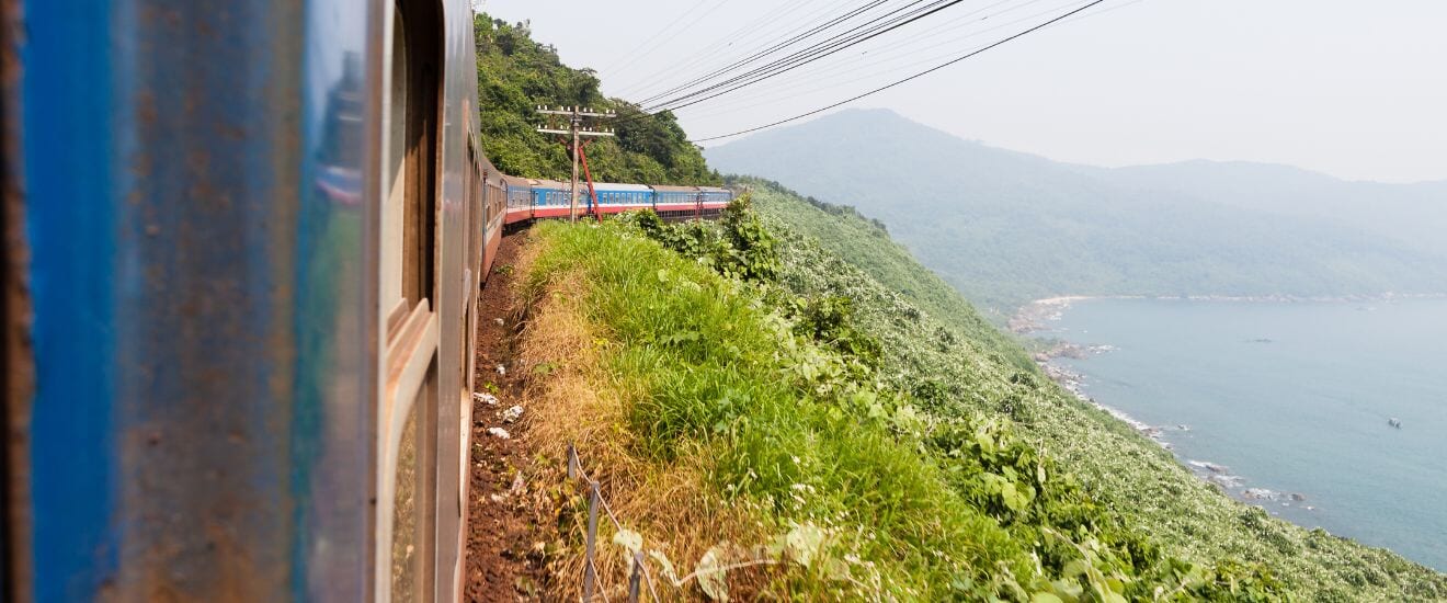 アジア鉄道紀行　南北統一鉄道と8つの世界遺産を巡るベトナム縦断の旅【11日間】