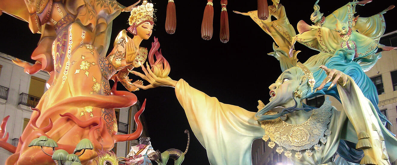 バレンシアの火祭りとアラゴンの「最も美しい村」【12日間】