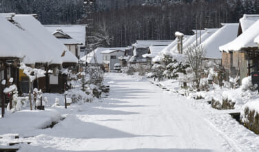 幻想的な2つの祭りも楽しむ　会津・大内宿の冬景色【4日間】