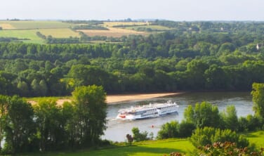 新緑のロワール川と古都ナントの旅【10日間】