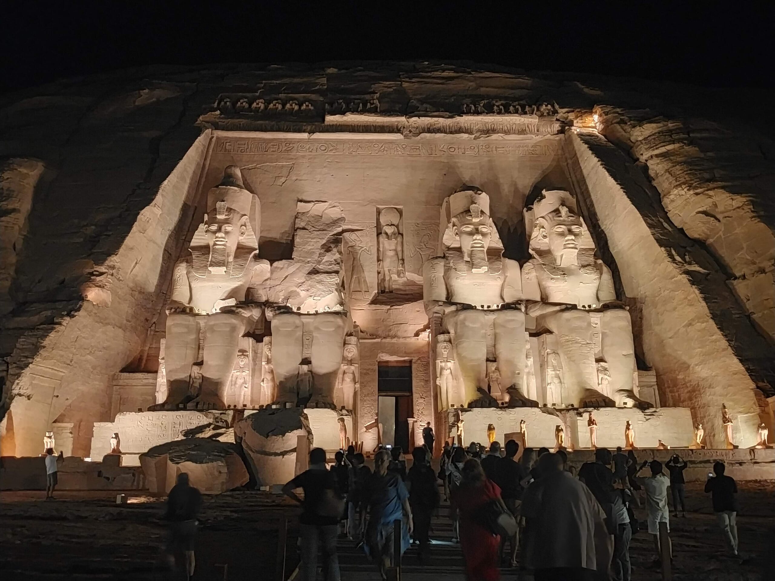 帰国レポート】光の奇跡も楽しむ エジプト大周遊の旅 | 旅のひろば