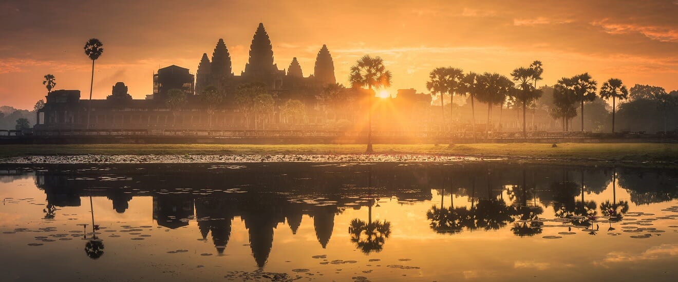 シェムリアップとルアンパバーン　アジアの古都 寛ぎと癒しの旅【7日間】