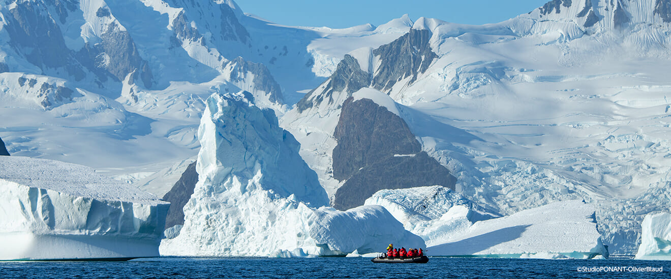 フランス船ル・リリアル　優雅に楽しむ南極高級探検客船の船旅 【16日間】
