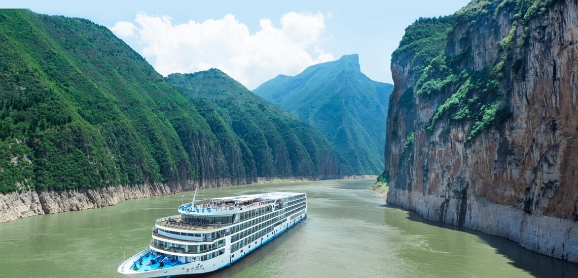 【年末年始の旅】高級客船センチュリー・パラゴンでゆく長江三峡の船旅【6日間】