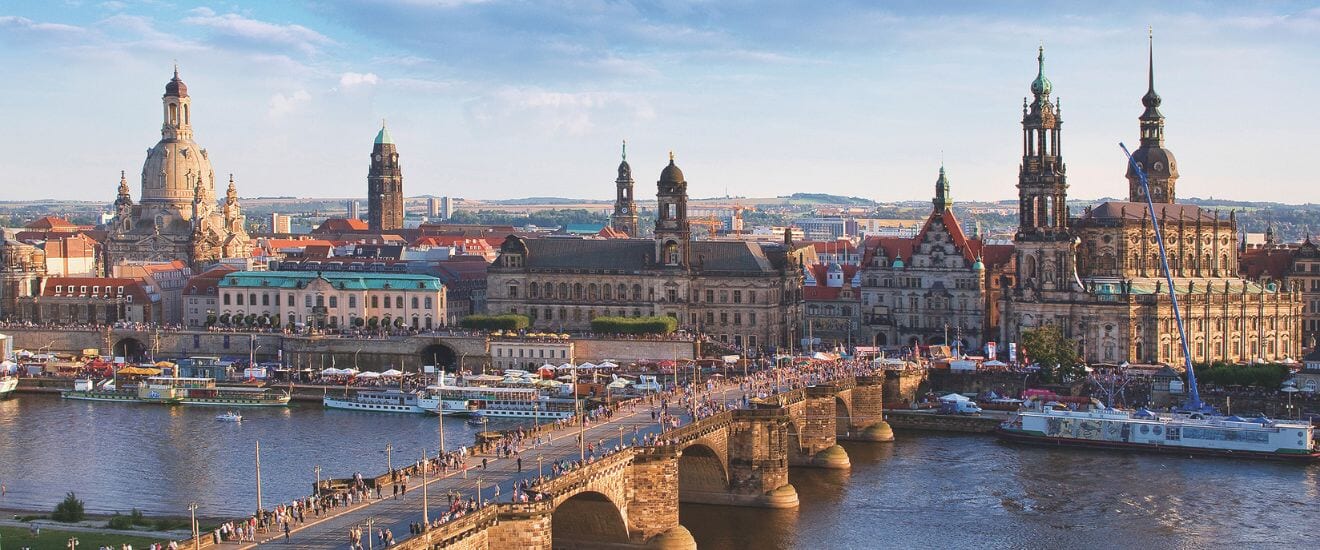 ドレスデン　ゼンパーオペラ座のオペラ鑑賞とプラハの春音楽祭の旅【9日間】