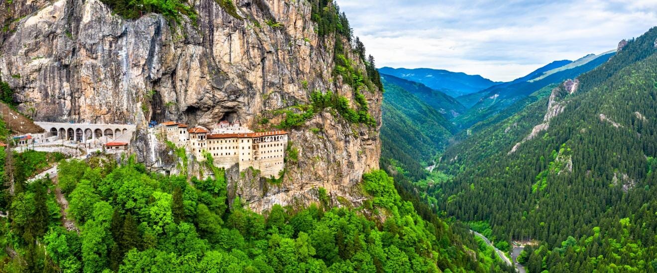 ジョージアの秘境・スワネティ地方とトラブゾンの旅【10日間】