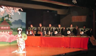 鳳凰座地歌舞伎公演と阿智の花桃【3日間】