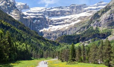 絶景のガヴァルニー・ピレネー山脈の大自然と聖地ルルドの旅【10日間】