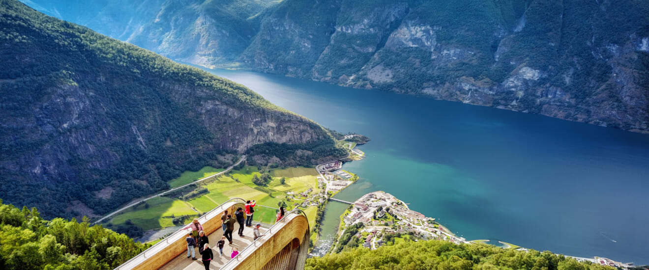 美しきノルウェー・3つのフィヨルドと景勝鉄道の旅【9日間】