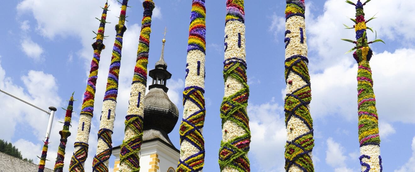 ルンガウ地方・伝統の飾り花柱とベルヒテスガーデンの旅【9日間】