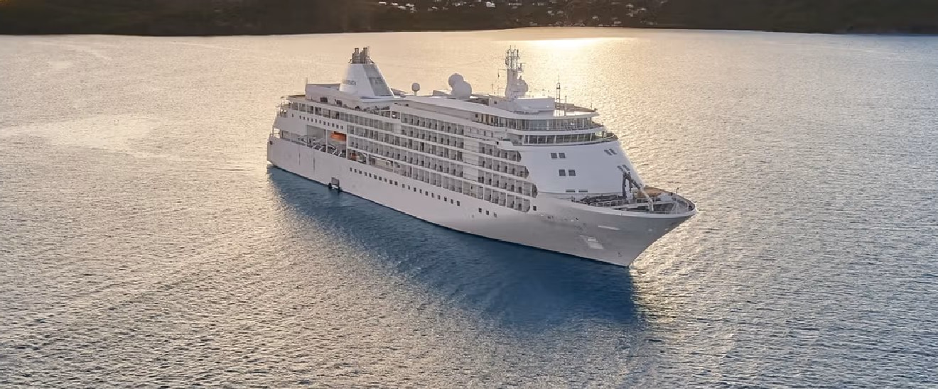 全室スイート　「シルバー・ウィスパー」　マルケサス・ソシエテ・ツアモツ諸島を巡る船旅　【18日間】