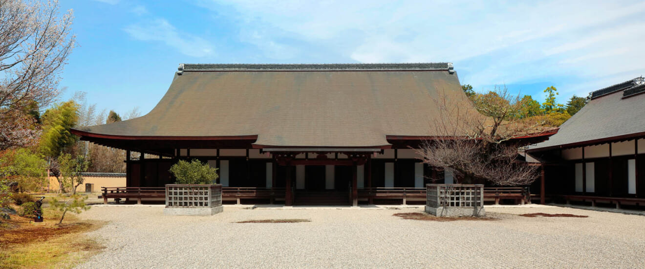 Dコース　唐招提寺「御影堂」特別参観と若草山の絶景オーベルジュ宿泊の旅【2日間】