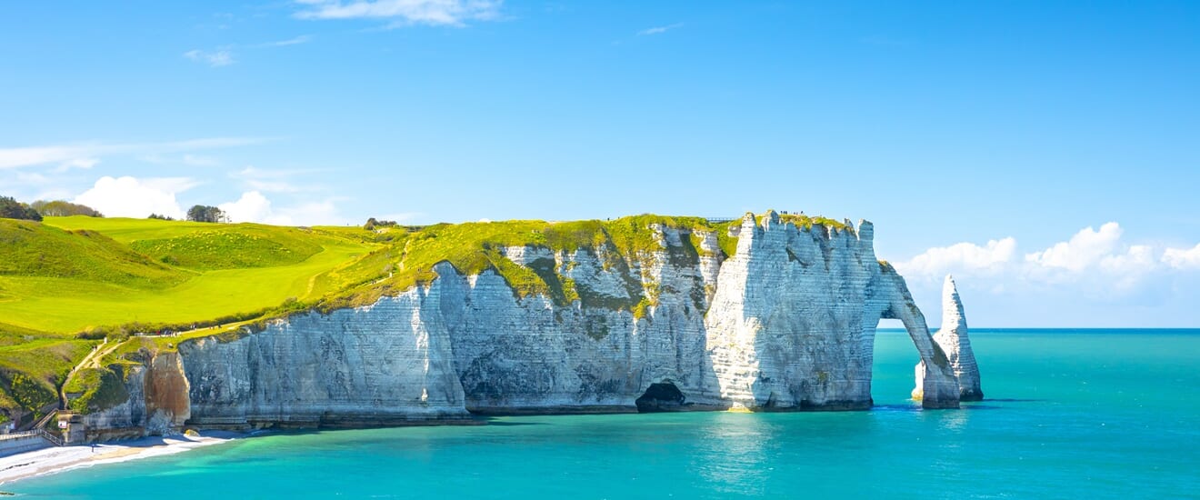 夏のノルマンディーとモネ没後100年特別展の旅【10日間】