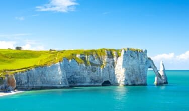 光りに揺らぐ静かな名画たち  モネの全容に迫る旅【9日間】