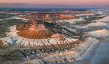 2つの絶景と未来都市アスタナを訪ねる　カザフスタン周遊の旅【11日間】