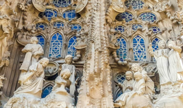 【関空発】夢のファーストクラスで愉しむ 芸術家が愛した街シッチェス&バルセロナ滞在【10日間】