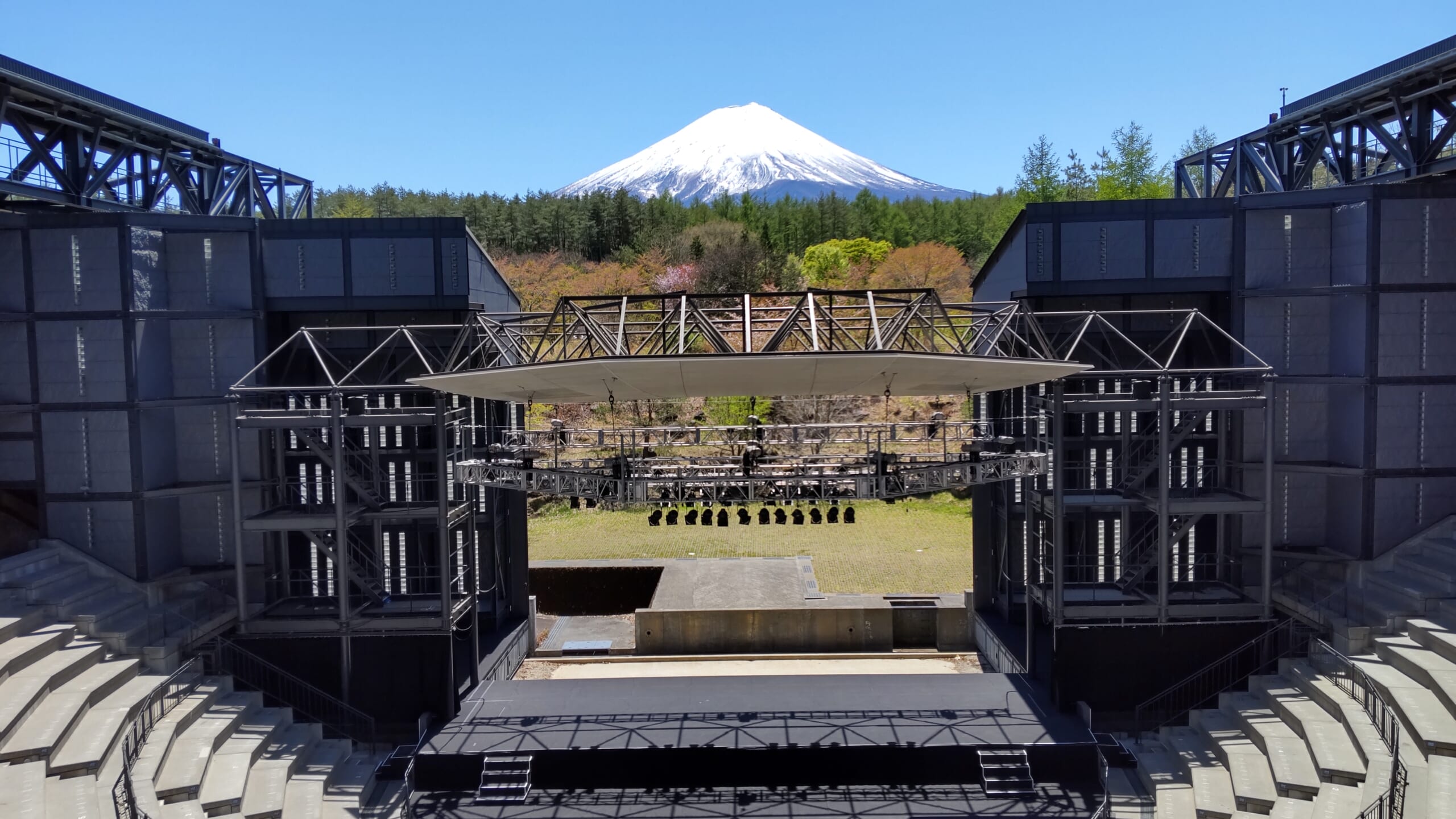 スーパーソリストとオーケストラ 夢の競演 富士山河口湖ピアノ